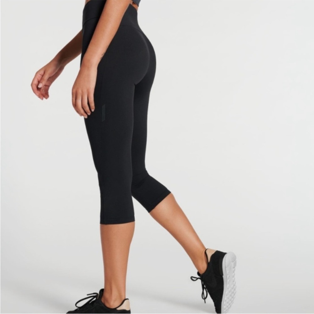 RYU Touch Capri Leggings Size Small Women’s Black